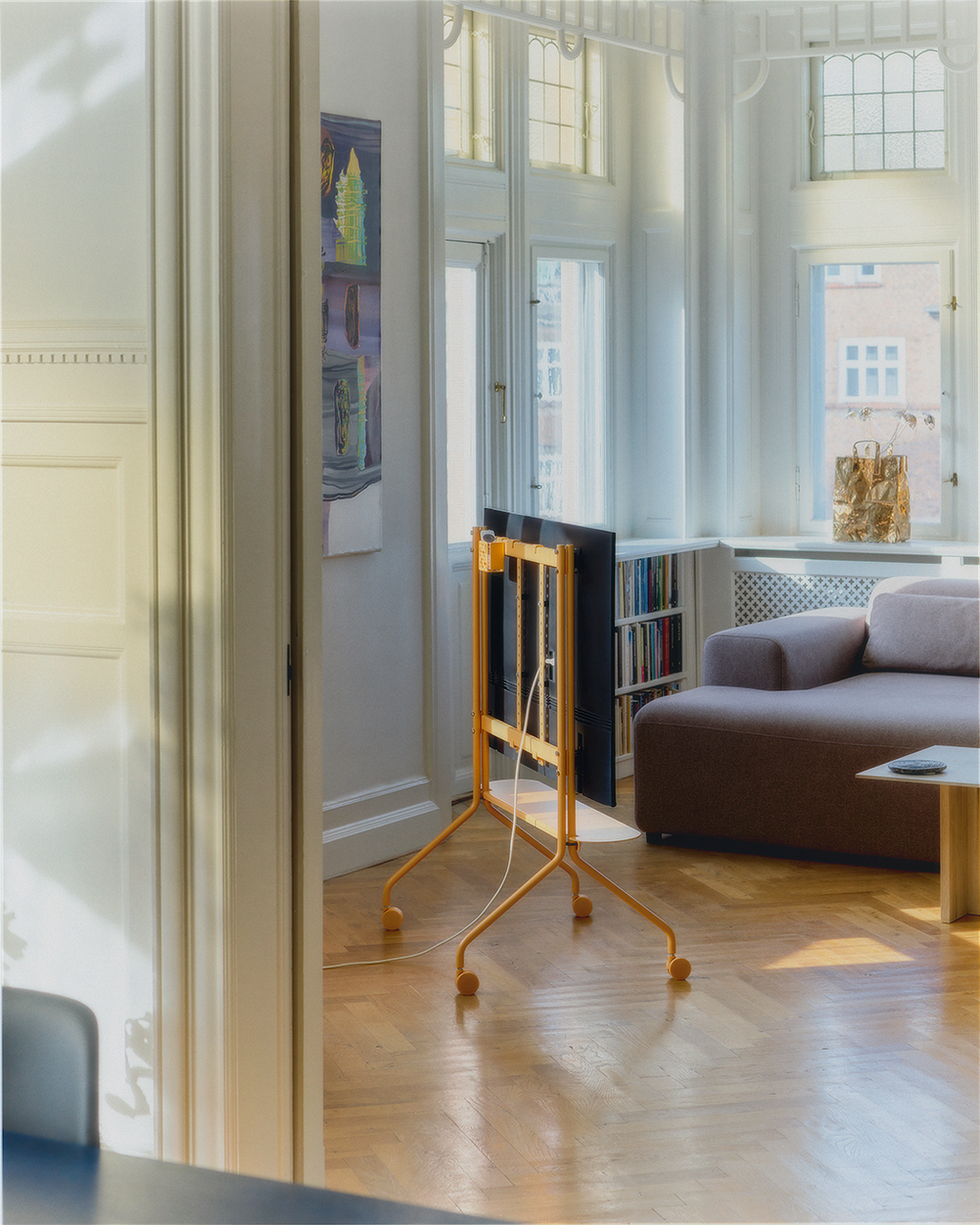 Pedestal Moon Rollin' Wheels Wheels 017 Apricot