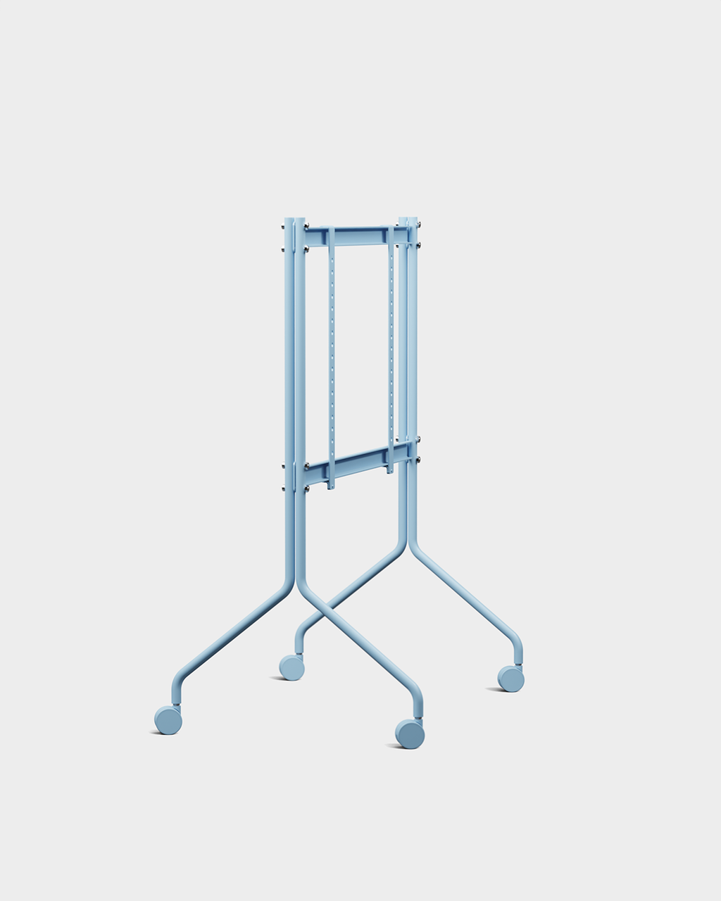 Moon Ständer mit Rollen in Powder Blue, im Winkel als Studio-Packshot mit gefalteter schwarzer Platte